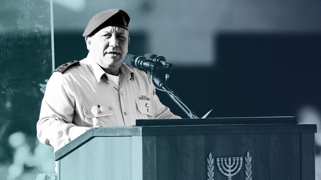 ISRAEL-POLITICS/ Israeli Chief of Staff Lieutenant-General Gadi Eizenkot attends a graduation ceremony of new Israeli army officers at a base near Mitzpe Ramon, Israel, June 20, 2018. REUTERS/Amir Cohen - RC112621F780