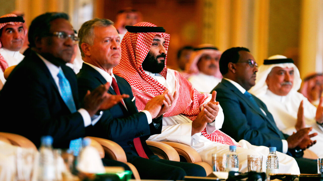 SAUDI-INVESTMENT/ Saudi Crown Prince Mohammed bin Salman and Jordan's King Abdullah II ibn Al Hussein attend the investment conference in Riyadh, Saudi Arabia October 23, 2018. REUTERS/Faisal Al Nasser - RC1BE7550810