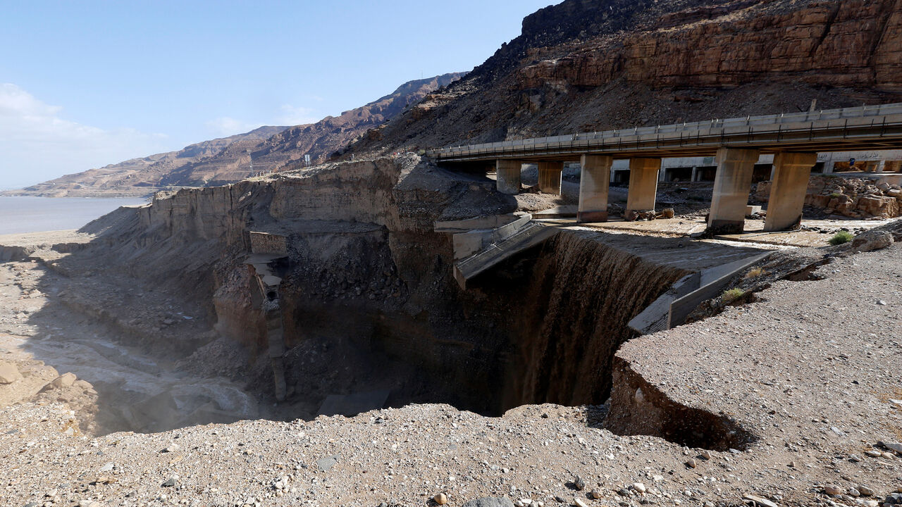 JORDAN-FLOODS/ A general view shows the location of the accident where rain storms unleashed flash floods, near the Dead Sea, Jordan October 26, 2018. REUTERS/Muhammad Hamed - RC12C7E52190