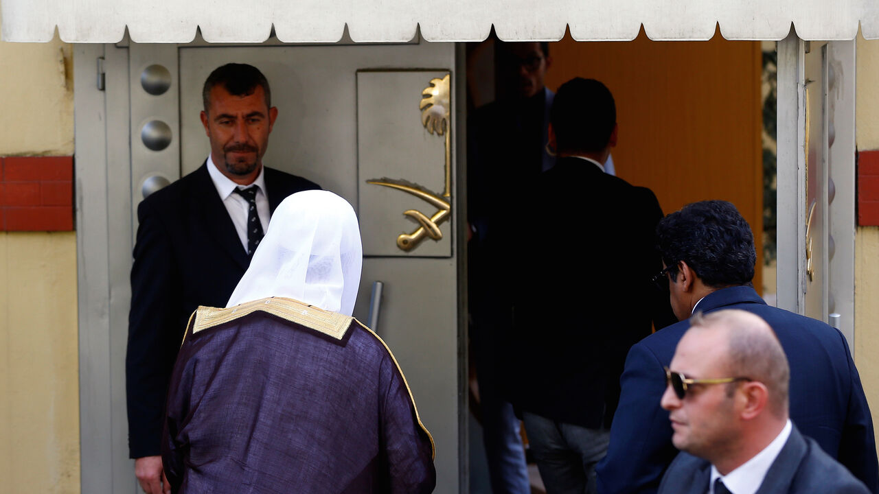 SAUDI-KHASHOGGI/TURKEY Saudi public prosecutor Saud Al Mojeb arrives at Saudi Arabia's consulate in Istanbul, Turkey October 30, 2018. REUTERS/Osman Orsal - RC1ECBB267E0