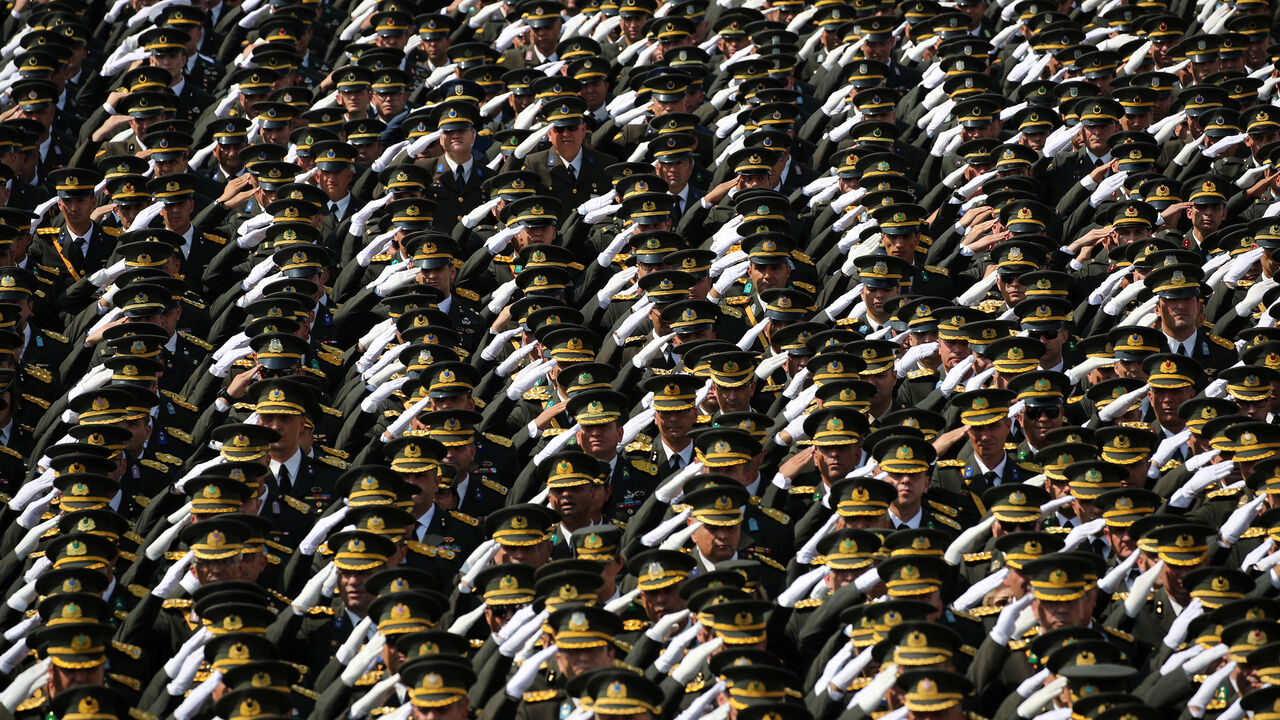 TURKEY-POLITICS/ANNIVERSARY Turkish army officers stand at attention during a ceremony marking the 96th anniversary of Victory Day at the mausoleum of Mustafa Kemal Ataturk in Ankara, Turkey August 30, 2018. REUTERS/Umit Bektas TPX IMAGES OF THE DAY - RC173FEBAEE0