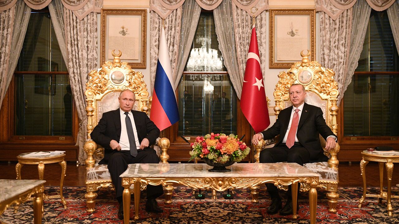 Russian President Putin meets with his Turkish counterpart Erdogan in Istanbul Russian President Vladimir Putin (L) meets with his Turkish counterpart Tayyip Erdogan in Istanbul, Turkey November 19, 2018. Sputnik/Ramil Sitdikov/Pool via REUTERS ATTENTION EDITORS - THIS IMAGE WAS PROVIDED BY A THIRD PARTY. - UP1EEBJ18SBRX