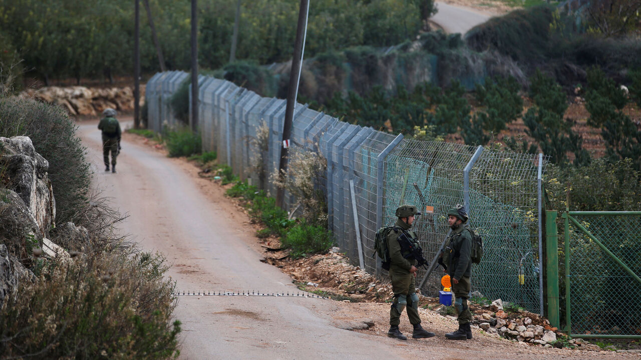 ISRAEL-LEBANON/TUNNELS Israeli soldiers guard near the border with Lebanon, in the town of Metulla, northern Israel December 4, 2018. REUTERS/Ronen Zvulun - RC18C9CDD2A0