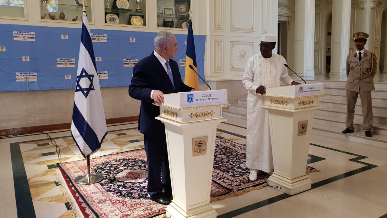 CHAD-ISRAEL/ Israeli Prime Minister Benjamin Netanyahu delivers a statement together with Chad's President Idriss Deby, during their meeting in N'Djamena, Chad January 20, 2019. Kobi Gideon/Government Press Office/Handout via REUTERS ATTENTION EDITORS - THIS PICTURE WAS PROVIDED BY A THIRD PARTY. - RC13B14BBC20