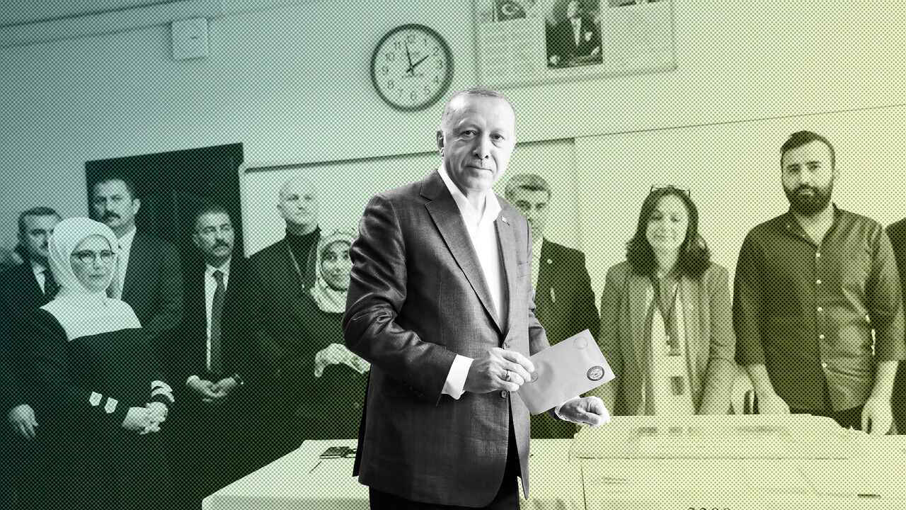TURKEY-ELECTION/ Turkish President Tayyip Erdogan casts his ballot at a polling station during the municipal elections in Istanbul, Turkey, March 31, 2019. REUTERS/Murad Sezer - RC1CE1BDE4D0