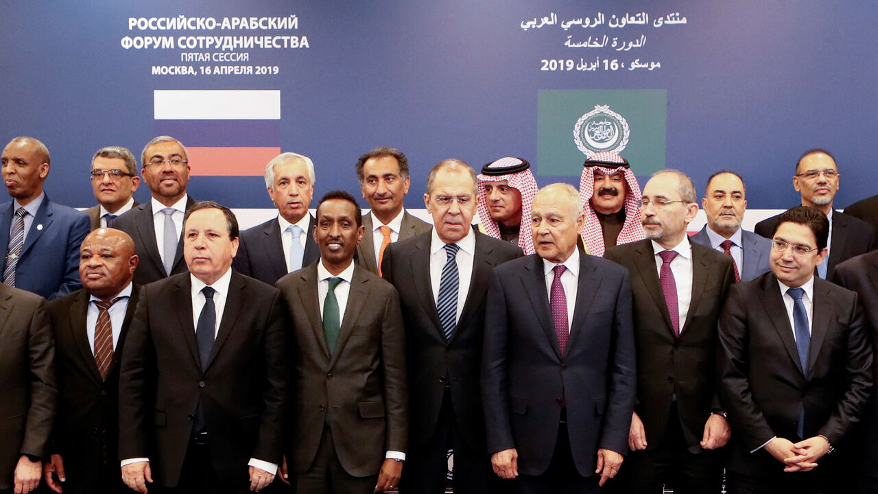 RUSSIA-ARABS/ Russia's Foreign Minister Sergei Lavrov (4th R, front) and Arab League's Secretary General Ahmed Aboul Gheit (3rd R, front) and other participants of the talks pose for a picture in Moscow, Russia April 16, 2019. REUTERS/Shamil Zhumatov - RC16F50591A0