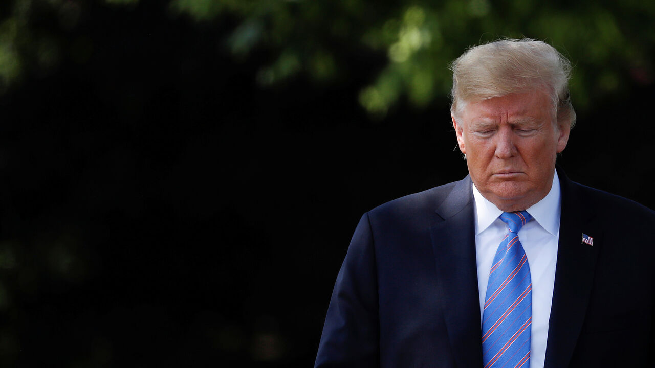 USA-TRUMP/ U.S. President Donald Trump walks towards reporters to talk as he departs for travel to Louisiana from the White House in Washington, U.S., May 14, 2019. REUTERS/Carlos Barria - RC1CA8FD5930