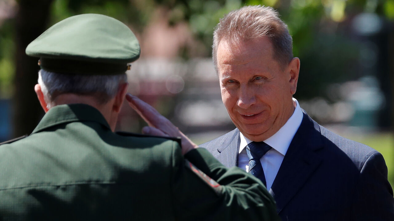 RUSSIA-ANNIVERSARY/ Viktor Zolotov, the director of the Federal Service of National Guard Troops and Commander of the National Guard Troops, attends a wreath laying ceremony marking the anniversary of the Nazi German invasion in 1941, at the Tomb of the Unknown Soldier by the Kremlin wall in Moscow, Russia June 22, 2018. REUTERS/Sergei Karpukhin - RC17EE6222D0