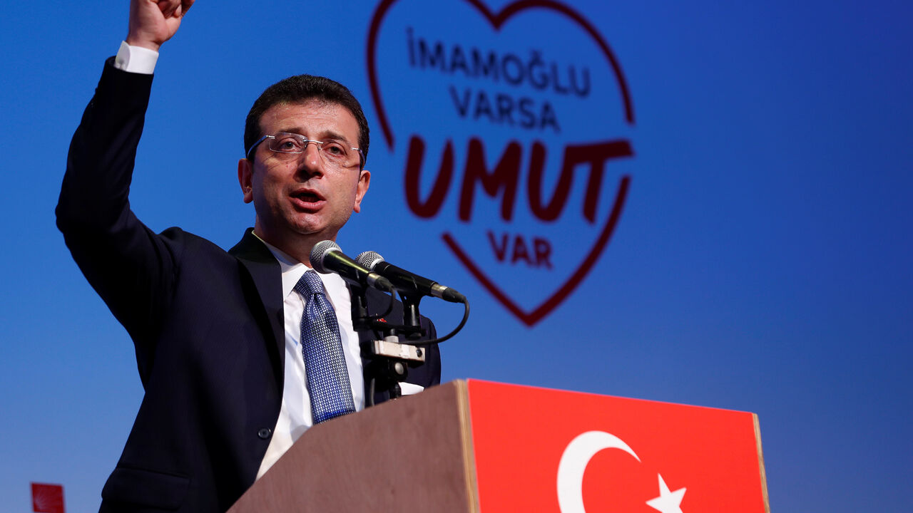 TURKEY-ELECTION/IMAMOGLU Ekrem Imamoglu, main opposition Republican People's Party (CHP) Istanbul mayoral candidate, speaks during his campaign coordination meeting in Istanbul, Turkey, May 22, 2019. REUTERS/Murad Sezer - RC17BEE871F0