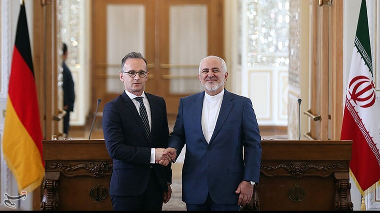 Iranian Foreign Minister Mohammad Javad Zarif shakes hands with his German counterpart Heiko Maas after the news conference in Teheran, Iran, June 10, 2019. Tasnim News Agency/Handout via REUTERS ATTENTION EDITORS - THIS IMAGE WAS PROVIDED BY A THIRD PARTY. BEST QUALITY AVAILABLE. - RC14EE2BCBC0