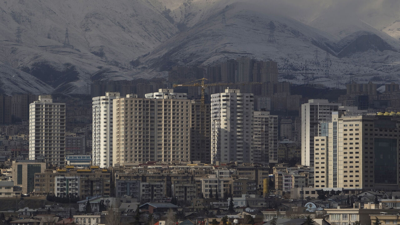 IRAN/ EDITORS' NOTE: Reuters and other foreign media are subject to Iranian restrictions on their ability to report, film or take pictures in Tehran.
A general view of housing complexes in northwestern Tehran on a clear day February 12, 2011. REUTERS/Morteza Nikoubazl (IRAN - Tags: CITYSCAPE ENVIRONMENT) - GM1E72C1NY001