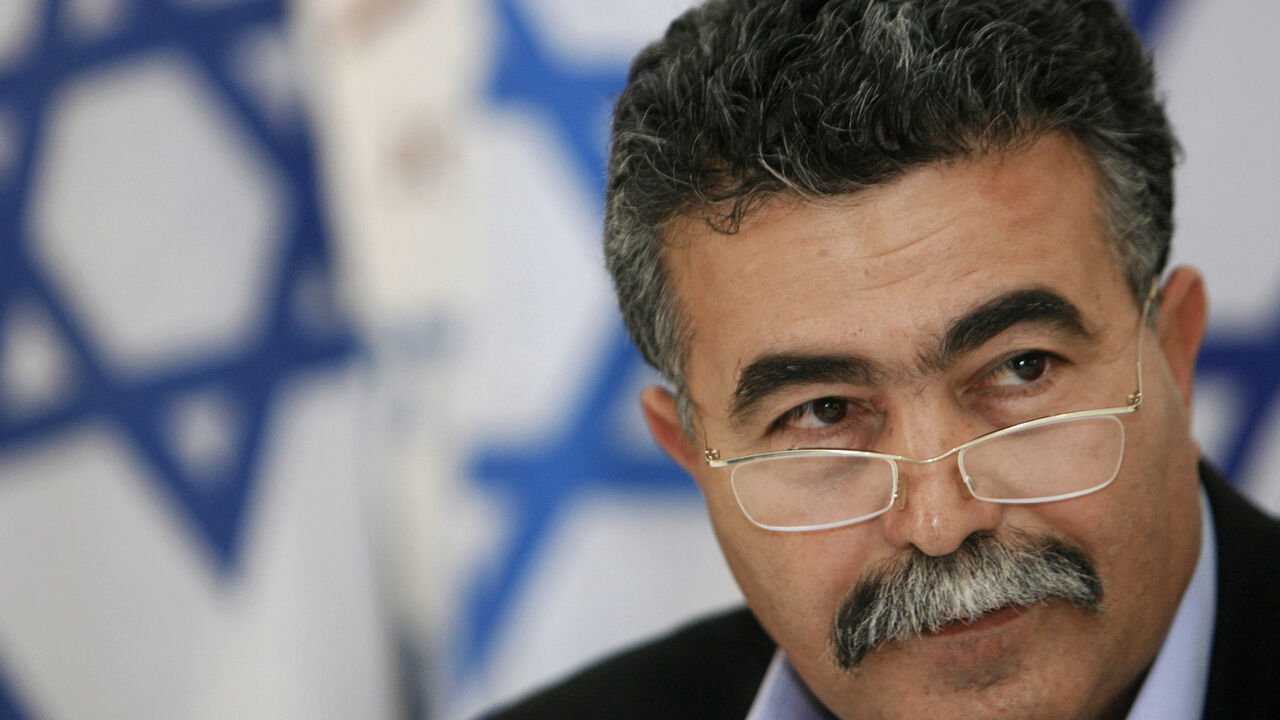 ISRAEL-OLMERT/REACTION Israel's former defence minister Amir Peretz pauses during news conference in Tel Aviv, January 31, 2008, following the presentation of the Winograd Commission findings on Wednesday. Israeli newspapers forecast Prime Minister Ehud Olmert's survival on Thursday after a report criticised the army and his government's conduct during a 2006 war in Lebanon but offered him a political reprieve. REUTERS/Gil Cohen Magen (ISRAEL) - GM1DXDWEZZAA