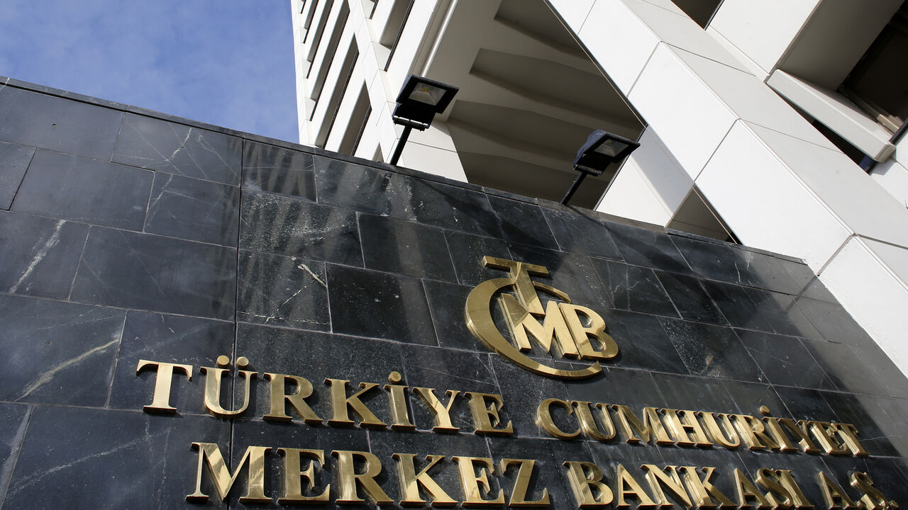 Turkey's Central Bank headquarters is seen in Ankara Turkey's Central Bank headquarters is seen in Ankara January 24, 2014. Turkey received a vote of confidence in its underlying economic health on Thursday, with foreign investors lapping up a $2.5 billion eurobond issue even as a corruption scandal swirled and the central bank intervened to prop up the lira. The graft investigation, one of the biggest threats to Prime Minister Tayyip Erdogan's 11-year rule, has shaken Turkey in recent weeks, helping send the lira into a tailspin and heightening uncertainty a