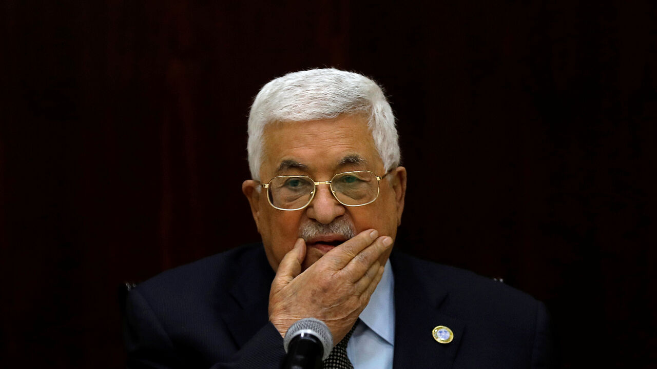 ISRAEL-PALESTINIANS/ Palestinian President Mahmoud Abbas attends a leadership meeting in Ramallah, in the Israeli-occupied West Bank February 20, 2019. REUTERS/Mohamad Torokman - RC15941FCAC0