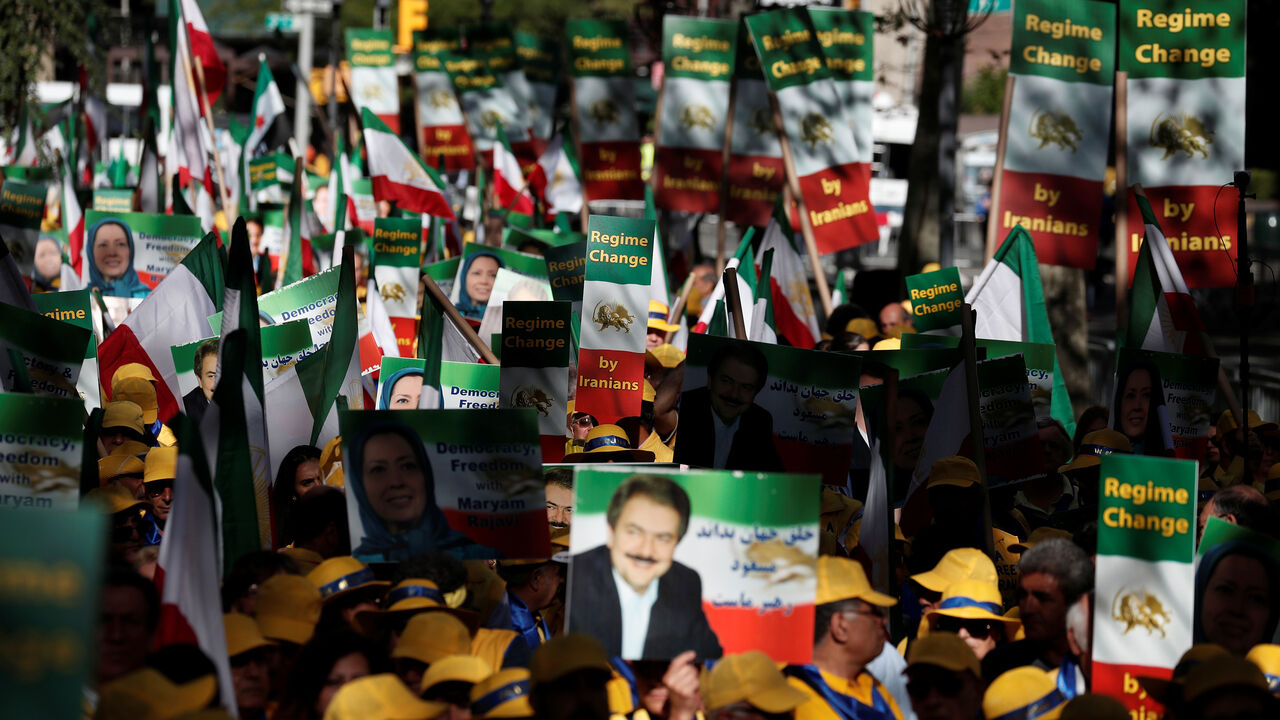 IRAN-USA/PROTEST Demonstrators rally to support a leadership change in Iran outside the U.N. headquarters in New York City, New York, U.S., September 24, 2019. REUTERS/Shannon Stapleton - RC18D9A6D590