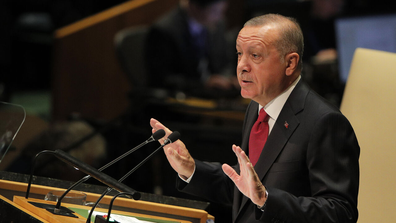 UN-ASSEMBLY/ Turkey's President Recep Tayyip Erdogan addresses the 74th session of the United Nations General Assembly at U.N. headquarters in New York City, New York, U.S., September 24, 2019. REUTERS/Brendan Mcdermid - HP1EF9O186P9I