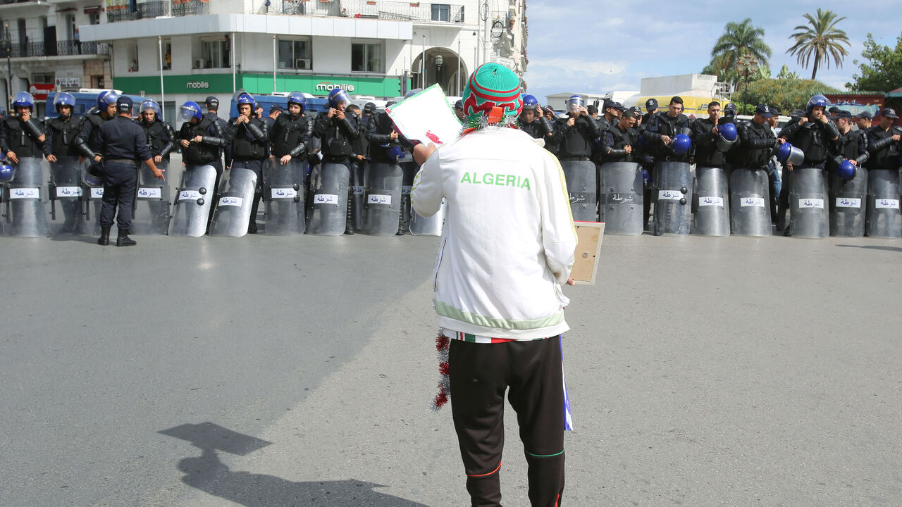 ALGERIA-PROTESTS/ RTS2R92B1.jpg