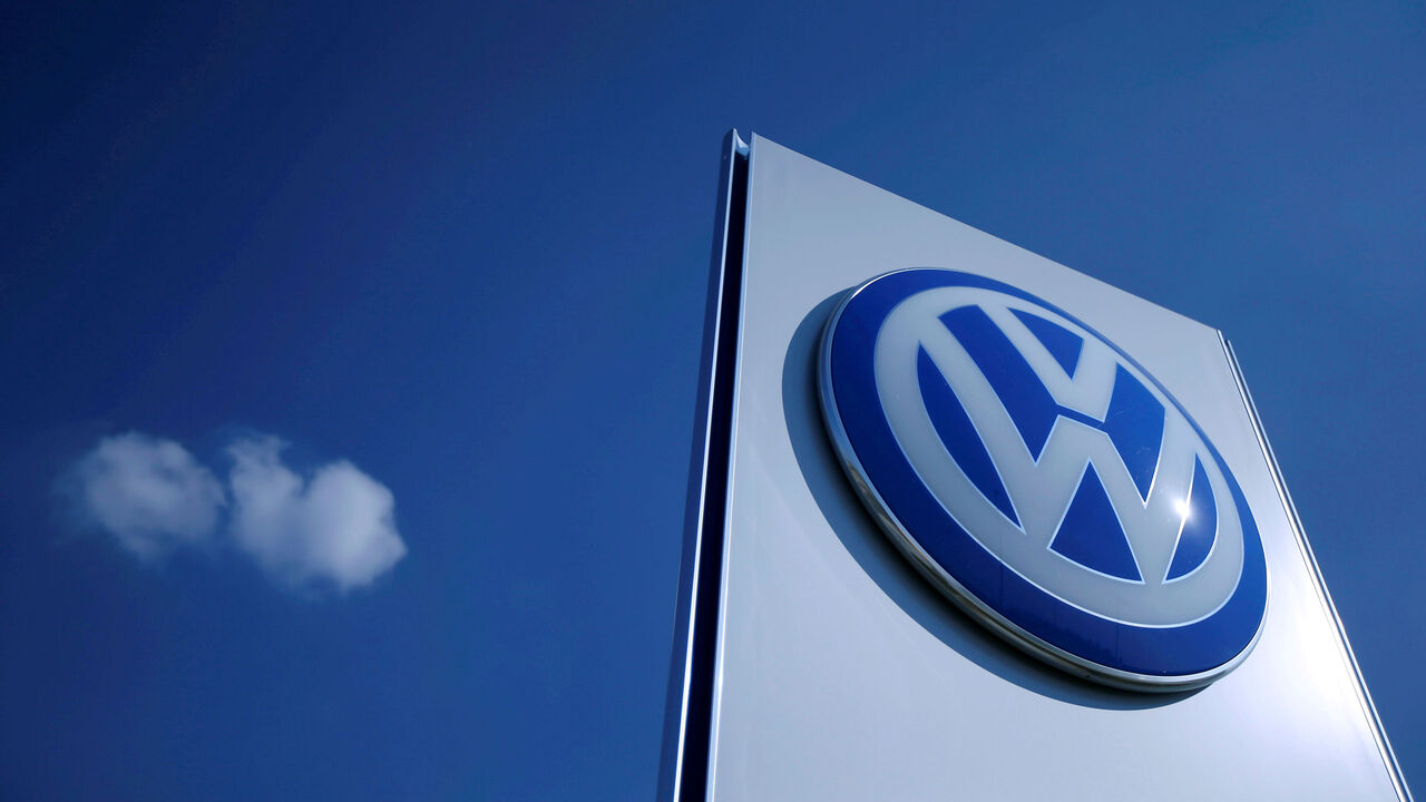 VOLKSWAGEN-SPENDING/ RTSSBWJ.jpg