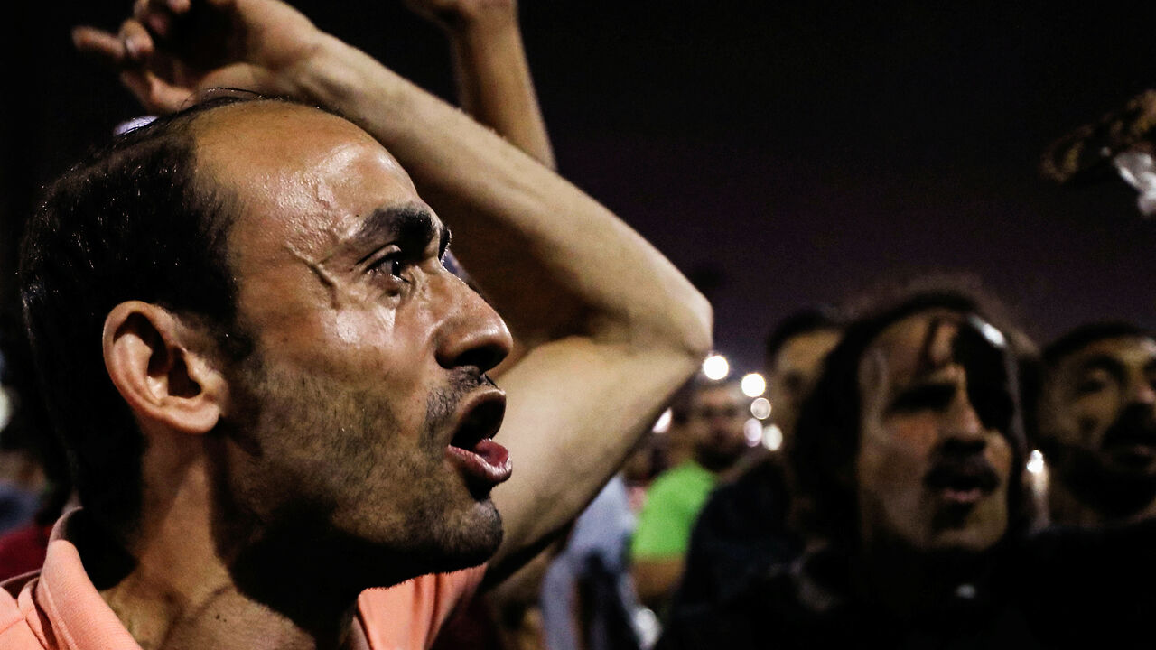 EGYPT-POLITICS/ Small groups of protesters gather shouting anti-government slogans in central Cairo, Egypt September 21, 2019. REUTERS/Mohamed Abd El Ghany - RC1BCB9C0740