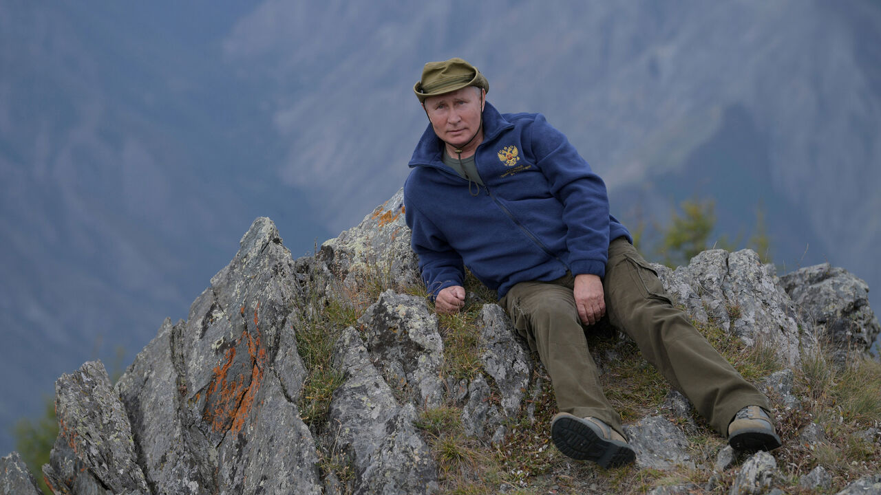 RUSSIA-PUTIN/BIRTHDAY RTX76ID5.jpg