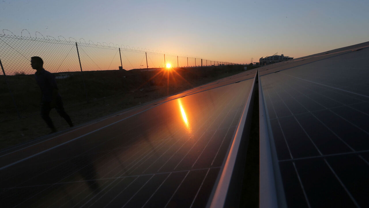 ISRAEL-PALESTINIANS/SOLAR-ENERGY RTS1WPJJ.jpg