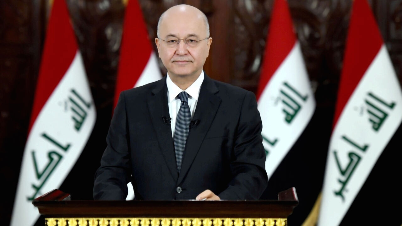 IRAQ-PROTESTS/PRESIDENT Iraq's President Barham Salih delivers a televised speech to people in Baghdad, Iraq October 31, 2019. The Presidency of the Republic of Iraq Office/Handout via REUTERS ATTENTION EDITORS - THIS IMAGE WAS PROVIDED BY A THIRD PARTY. - RC1A7B372D10