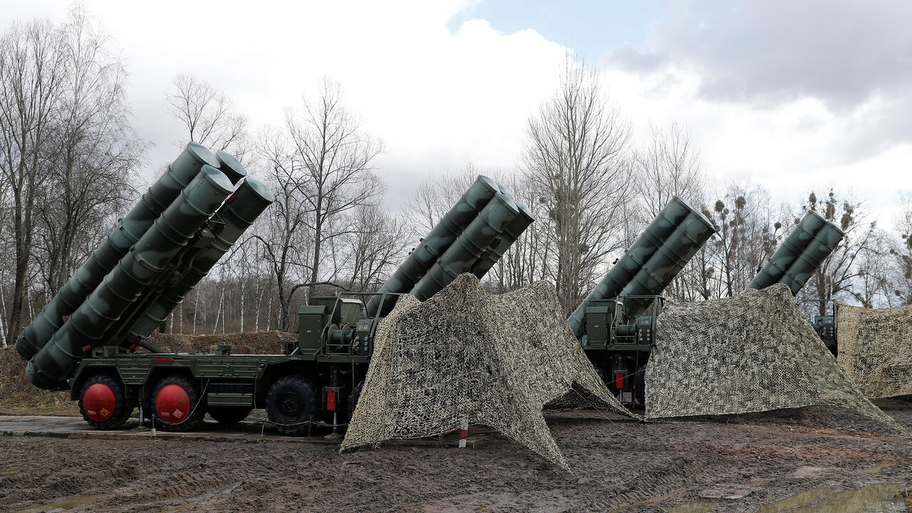 RUSSIA-MISSILES/ A view shows a new S-400 "Triumph" surface-to-air missile system after its deployment at a military base outside the town of Gvardeysk near Kaliningrad, Russia March 11, 2019. Picture taken March 11, 2019. REUTERS/Vitaly Nevar - RC11938EDE40