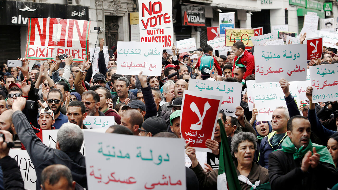 ALGERIA-PROTESTS/ RTX7A0U3.jpg