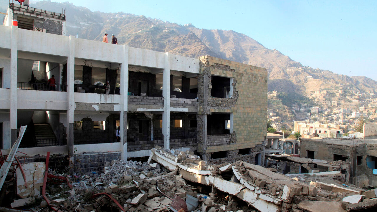 YEMEN-SECURITY/EDUCATION Damage is seen at a school in the southwestern city of Taiz, Yemen December 18, 2018. Picture taken December 18, 2018. REUTERS/Anees Mahyoub - RC1BBCDB89D0
