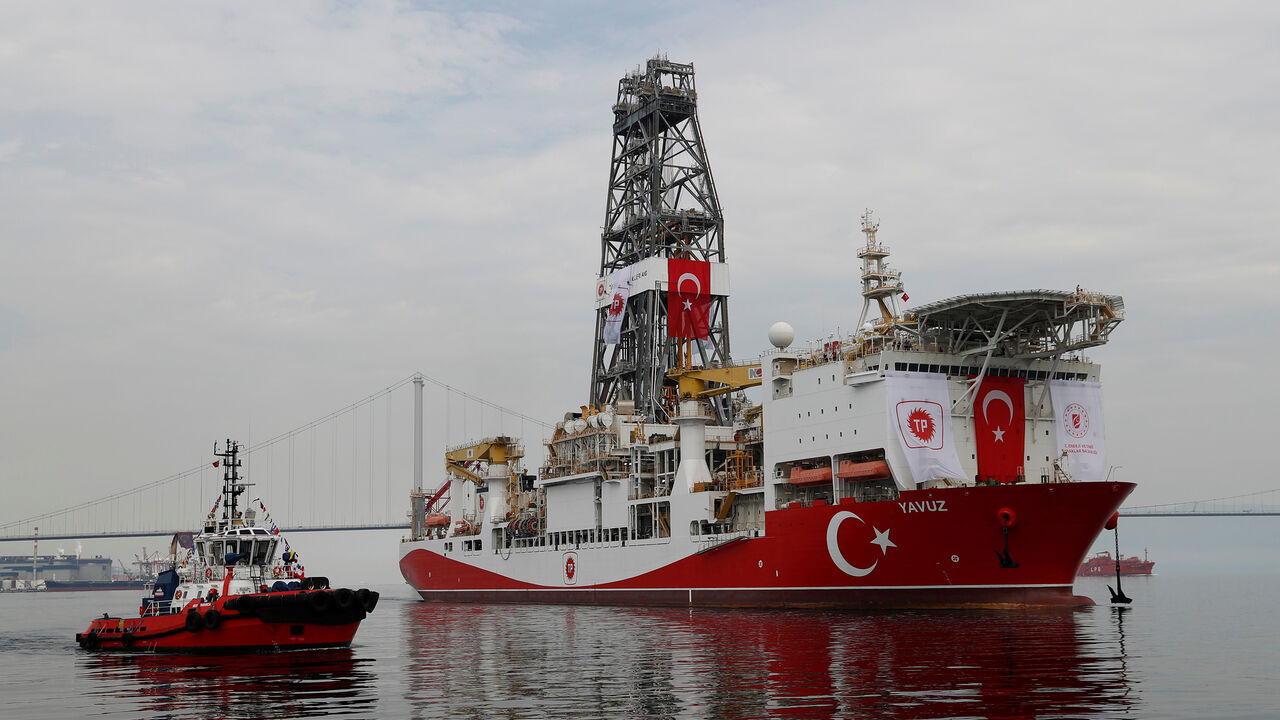 CYPRUS-TURKEY/SHIP Turkish drilling vessel Yavuz sets sail in Izmit Bay, on its way to the Mediterranean Sea, off the port of Dilovasi, Turkey, June 20, 2019. REUTERS/Murad Sezer - RC1334C23B70