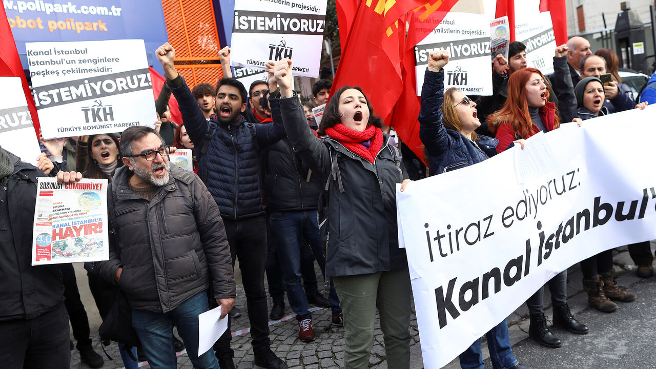TURKEY-CANAL/PETITION Demonstrators shout slogans during a prototest against a massive canal project in Istanbul, Turkey, December 27, 2019. REUTERS/Huseyin Aldemir - RC2Q3E9MEY9N