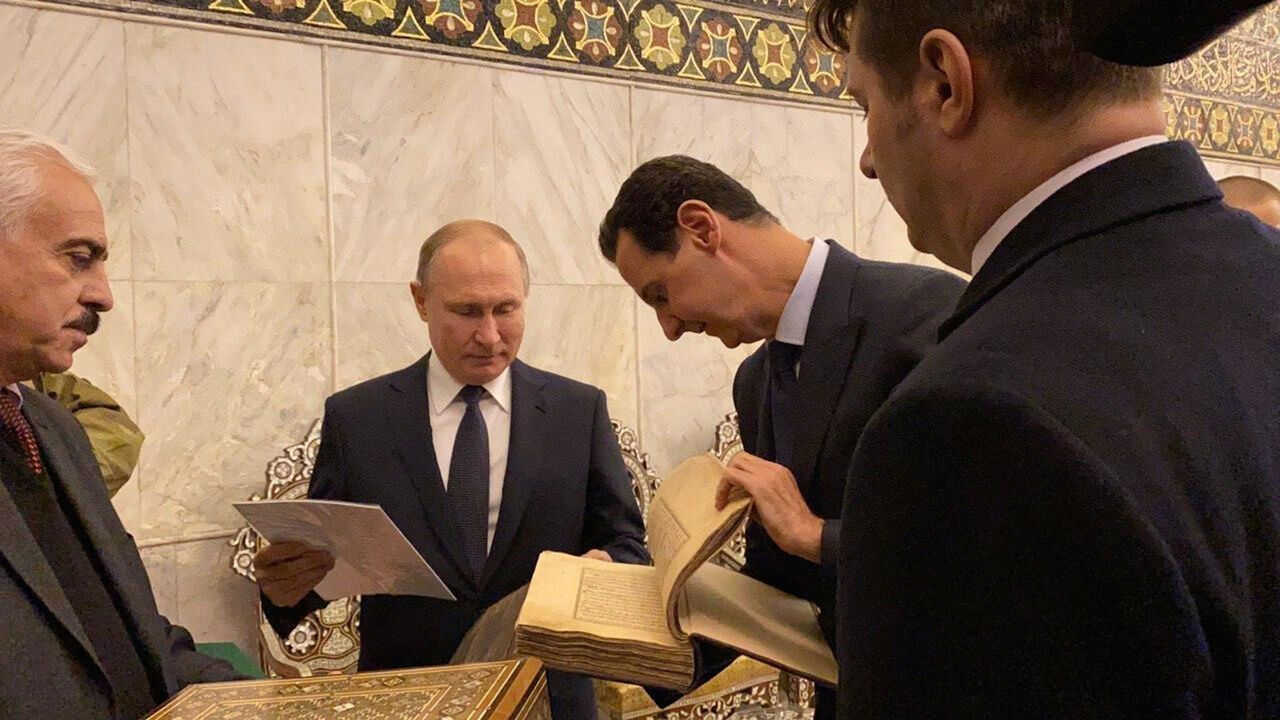 SYRIA-RUSSIA/ Russian President Vladimir Putin is seen with Syria's President Bashar al-Assad at Umayyad Mosque, in Damascus, Syria in this handout released by SANA on January 7, 2020. SANA/Handout via REUTERS ATTENTION EDITORS - THIS IMAGE WAS PROVIDED BY A THIRD PARTY. REUTERS IS UNABLE TO INDEPENDENTLY VERIFY THIS IMAGE - RC23BE9NJLQX