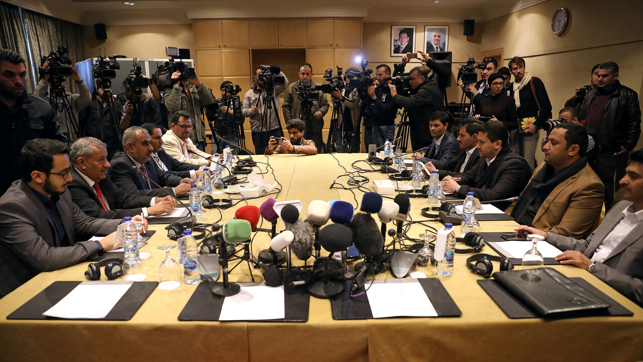 YEMEN-SECURITY/PRISONERS Yemen's warring parties attend a new round of talks to discuss a prisoners swap deal, in Amman, Jordan February 5, 2019. REUTERS/Muhammad Hamed - RC15EF0102D0