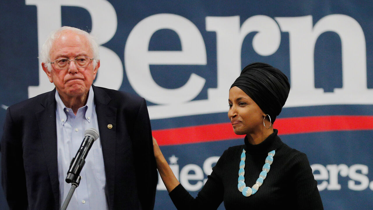 USA-ELECTION/SANDERS U.S. Representative Ilhan Omar (D-MN) introduces Democratic 2020 U.S. presidential candidate and U.S. Senator Bernie Sanders (I-VT) at a campaign event in Manchester, New Hampshire, U.S., December 13, 2019. REUTERS/Brian Snyder - RC2IUD9ZZ02U