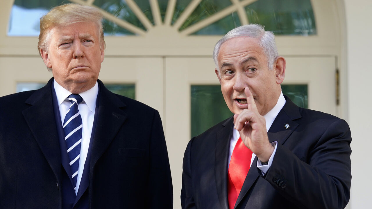 USA-ISRAEL/ U.S. President Donald Trump and Israeli Prime Minister Benjamin Netanyahu talk outside the Oval Office of the White House in Washington, U.S., January 27, 2020. REUTERS/Kevin Lamarque TPX IMAGES OF THE DAY - RC2GOE93MYSF
