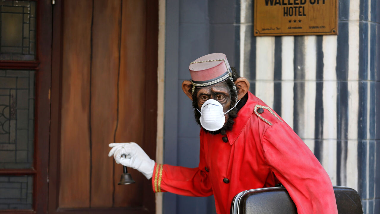 HEALTH-CORONAVIRUS/PALESTINIANS-BANKSY RTS34ULI.jpg