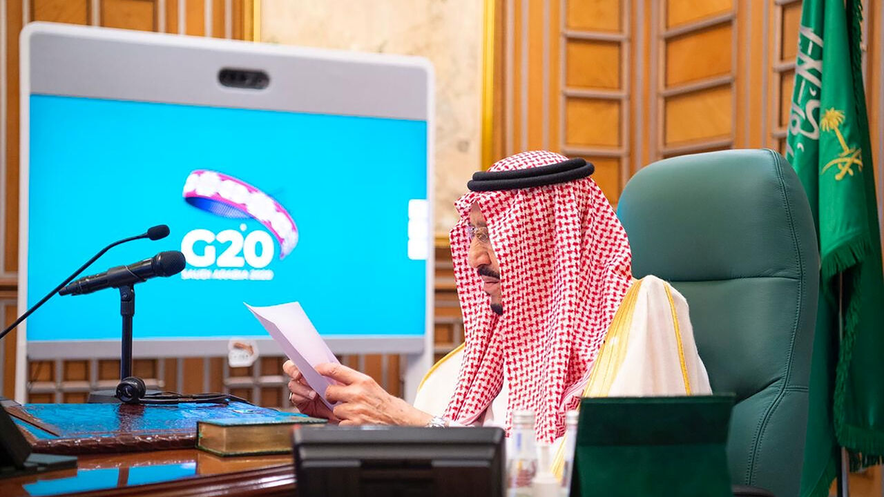 HEALTH-CORONAVIRUS/G20-SAUDI Saudi King Salman bin Abdulaziz speaks via video link during a virtual G20 summit on coronavirus disease (COVID-19), in Riyadh, Saudi Arabia March 26, 2020. Bandar Algaloud/Courtesy of Saudi Royal Court/Handout via REUTERS ATTENTION EDITORS - THIS PICTURE WAS PROVIDED BY A THIRD PARTY. - RC2PRF9ANFVP