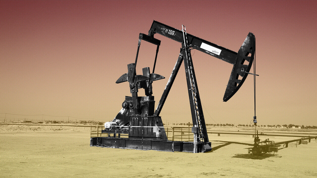 629402895 Oil pump at Marmul, Oman (Photo by: Bildagentur-online/Universal Images Group via Getty Images)