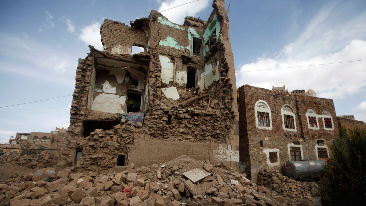 YEMEN-SECURITY/TOURISM A destroyed house is seen at a site which the Houthi-led authorities say was hit by a Saudi-led air strike at the old quarter Sanaa, Yemen September 27, 2019. REUTERS/Mohamed al-Sayaghi - RC14219730A0