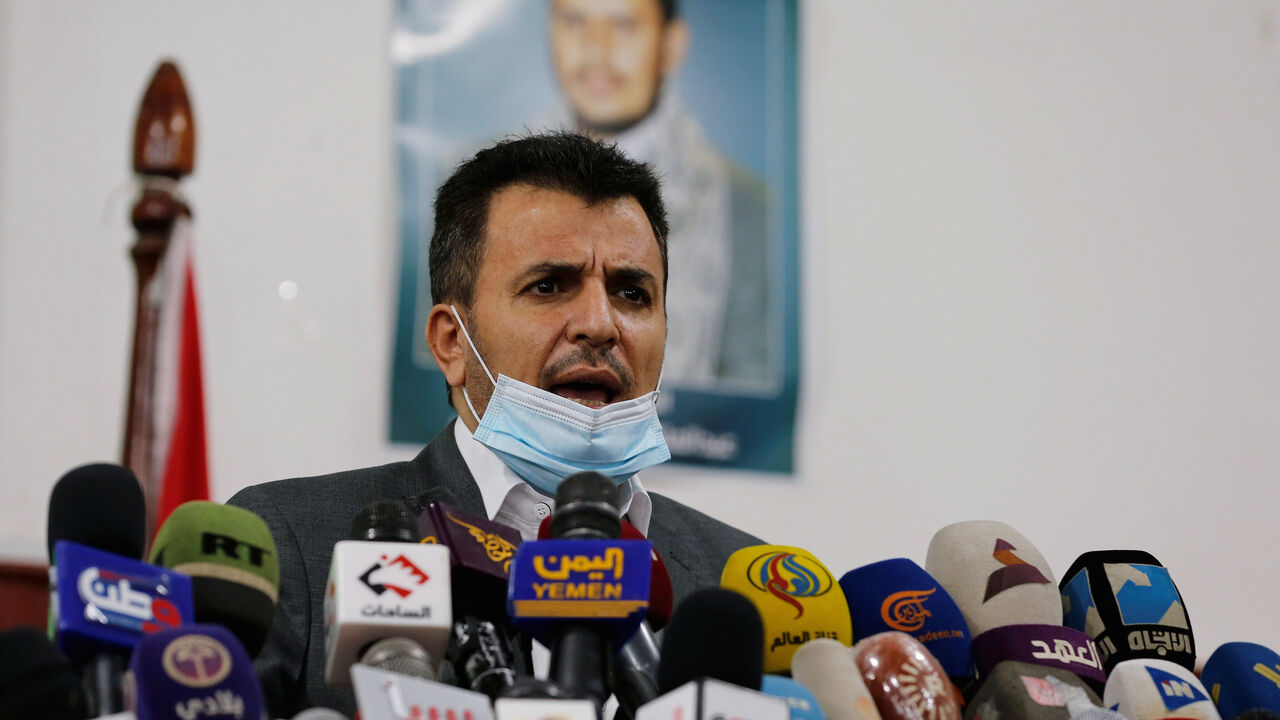 Houthi Health Minister, Taha al-Mutawakkil addresses a news conference on the coronavirus disease (COVID-19), in Sanaa, Yemen May 5, 2020. REUTERS/Khaled Abdullah - RC2GIG9HSIRK