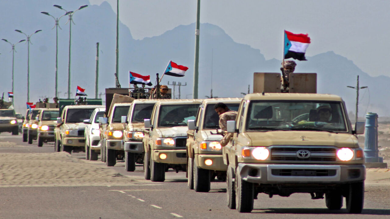 1184754594 A reinforcement convoy of Yemen's Security Belt Force dominated by members of the the Southern Transitional Council (STC) seeking independence for southern Yemen, heads from the southern city of Aden to Abyan province on November 26, 2019, amid tensions with the forces of Saudi-backed President Abedrabbo Mansour Hadi. - Saudi Arabia brokered on November 5 a power sharing agreement between Yemen's internationally recognised government and southern separatists of the STC, in a bid to end infighting that had d