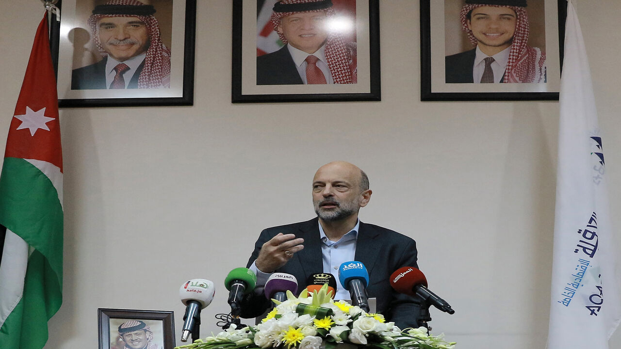 1157415849 Jordan's Prime Minister Omar al-Razzaz gives a press conference in the southern port city of Aqaba on July 23, 2019, discussing projects in the area including an underwater military museum. (Photo by Khalil MAZRAAWI / AFP) (Photo credit should read KHALIL MAZRAAWI/AFP via Getty Images)