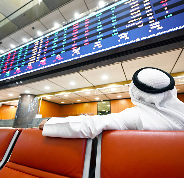 TOPSHOT - Kuwaiti traders follow the stock market activity at Boursa Kuwait, in Kuwait City on April 7, 2025. According to official news agencies, Kuwait's primary index fell 5.7 percent, the Qatari stock exchange was down 4.2 percent, and in Oman, the Muscat stock market closed with a 2.6-percent decline. Under Trump's policy, goods from Saudi Arabia, Kuwait, Qatar, Oman and the United Arab Emirates will be subject to a 10-percent "baseline" tariff. The uncertainty over trade and manufacturing has helped t