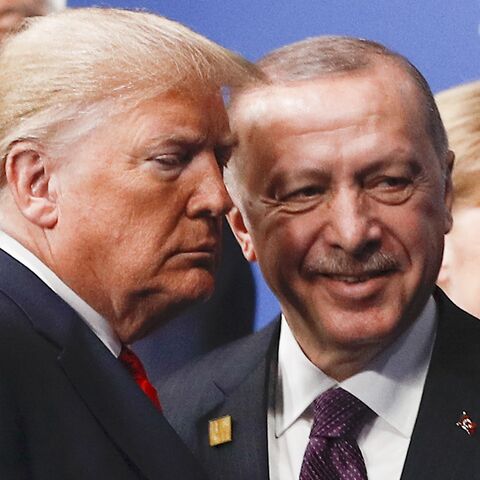 US President Donald Trump (L) and Turkey's President Recep Tayyip Erdogan (R).