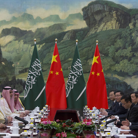 BEIJING, CHINA - MARCH 17: Chinese Premier Li Keqiang (2nd-L) meets with Saudi Arabia's King Salman bin Abdulaziz Al Saud (2nd-R) at Great Hall of the People on March 17, 2017 in Beijing, China. At the invitation of President Xi Jinping, King Salman Bin Abdul-Aaziz Al-Saud of the Kingdom of Saudi Arabia will pay a state visit to China from March 15 to 18, 2017. (Photo by Lintao Zhang - Pool/Getty Images)