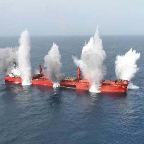 Houthis ship