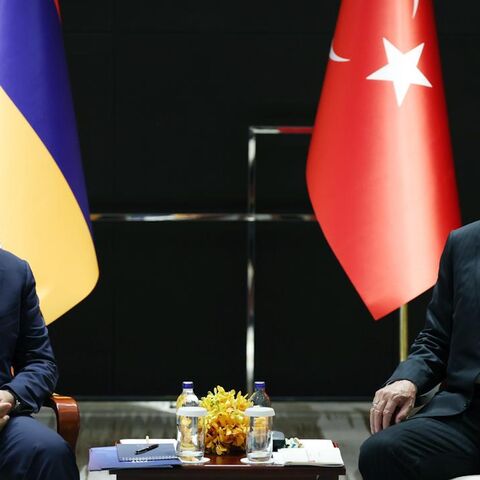 President Recep Tayyip Erdogan (R) meets with Armenian Prime Minister Nikol Pashinyan (L) in Tianjin, China, on Sept. 1, 2025.