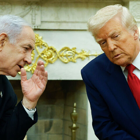WASHINGTON, DC - APRIL 07: Israeli Prime Minister Benjamin (L) talks to U.S. President Donald Trump during a meeting in the Oval Office of the White House on April 7, 2025 in Washington, DC. President Trump is meeting with Netanyahu to discuss ongoing efforts to release Israeli hostages from Gaza and newly imposed U.S. tariffs. (Photo by Kevin Dietsch/Getty Images)