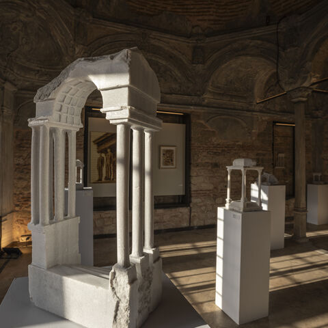 Tansu Kirci’s marble works of imagines structures (Courtesy of the artist) 