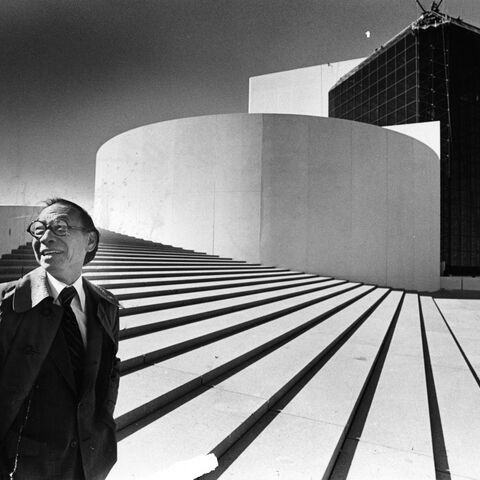 Architect I. M. Pei outside the John F. Kennedy Presidential Library and Museum in Dorchester, Massachusetts, 1979. (Photo courtesy of Ted Dully/The Boston Globe via Getty Images)
